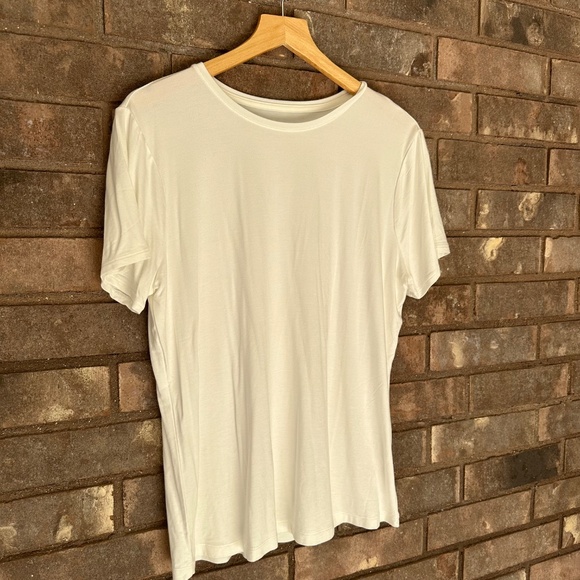 Nine West Soft Spun Rayon White Classic Tee Large - Picture 8 of 12